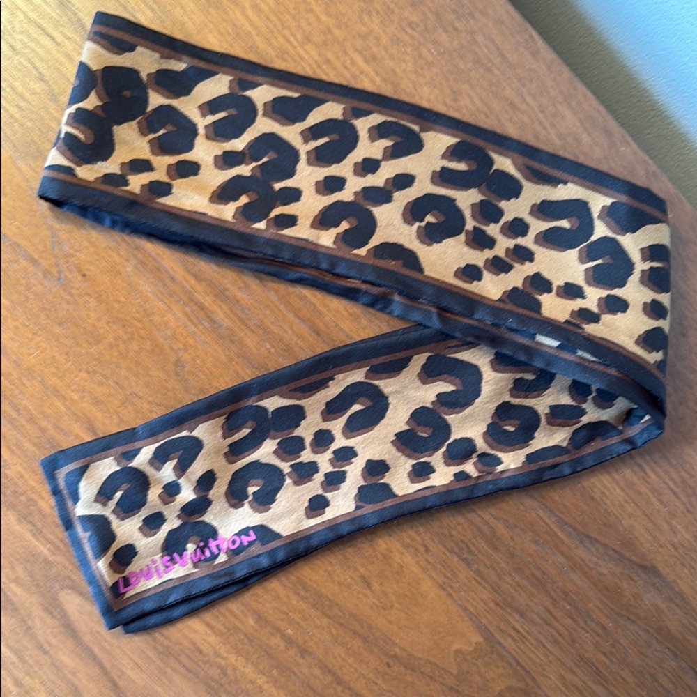 Louis Vuitton Leopard print Twilly  100% Authentic